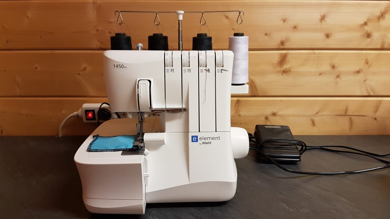 PFAFF Element 1450 OL – Surjeteuse pour des finitions professionnelles