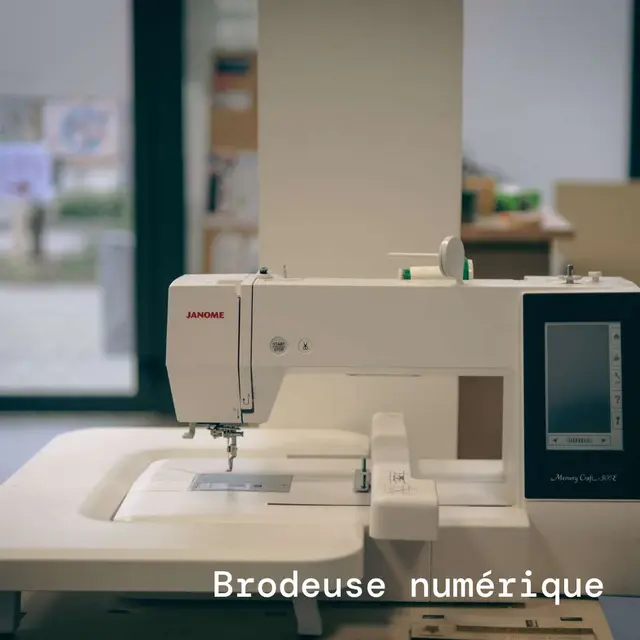 Brodeuse numérique Janome Memory Craft à Amiens