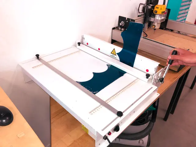 Thermoplieuse pour plexiglas